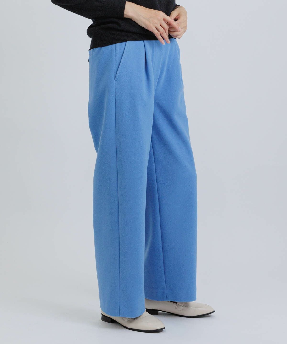 モデル着用画像（ライトブルー）