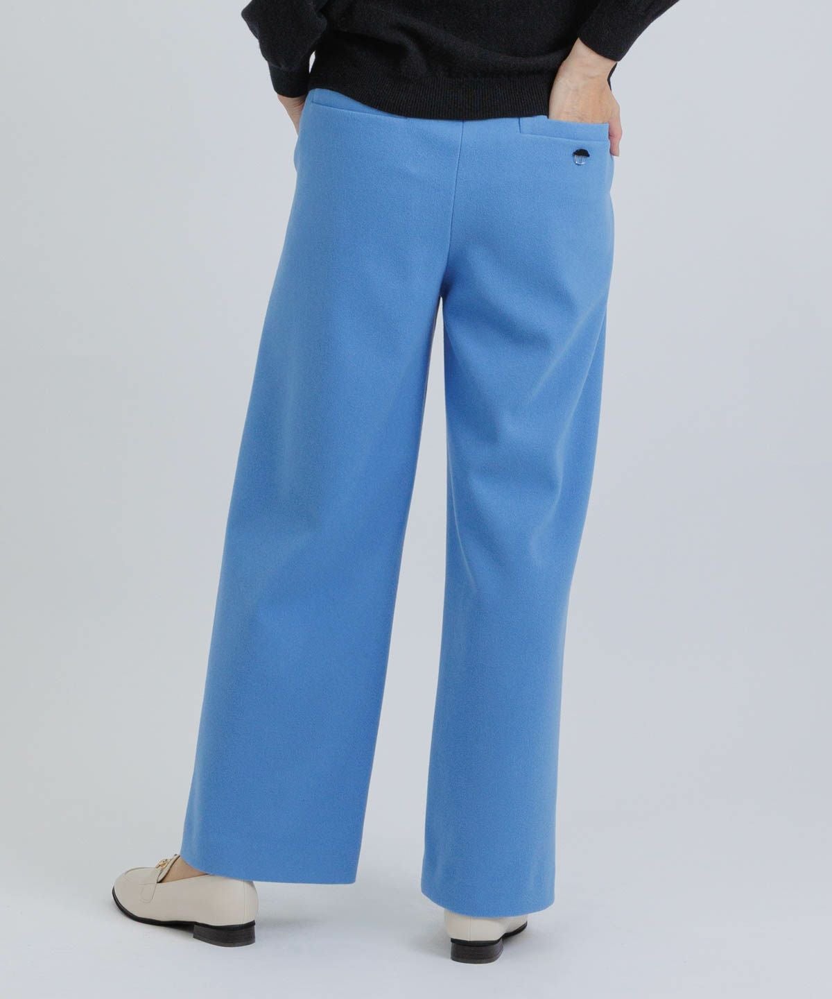 モデル着用画像（ライトブルー）