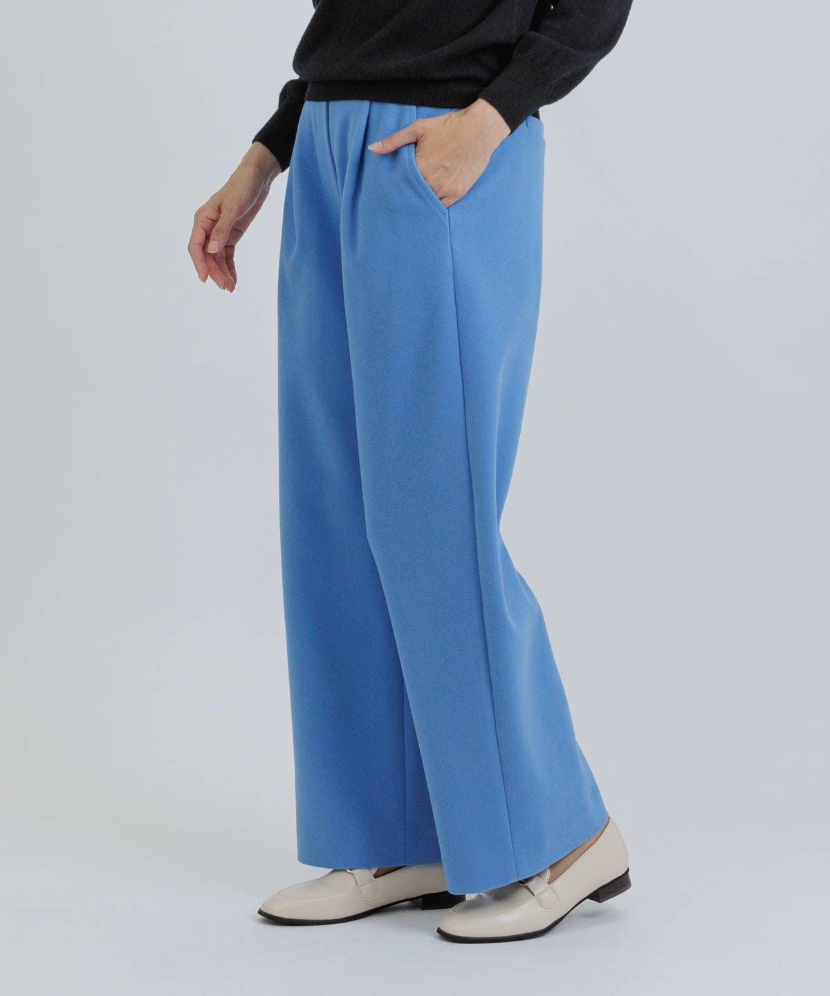 モデル着用画像（ライトブルー）