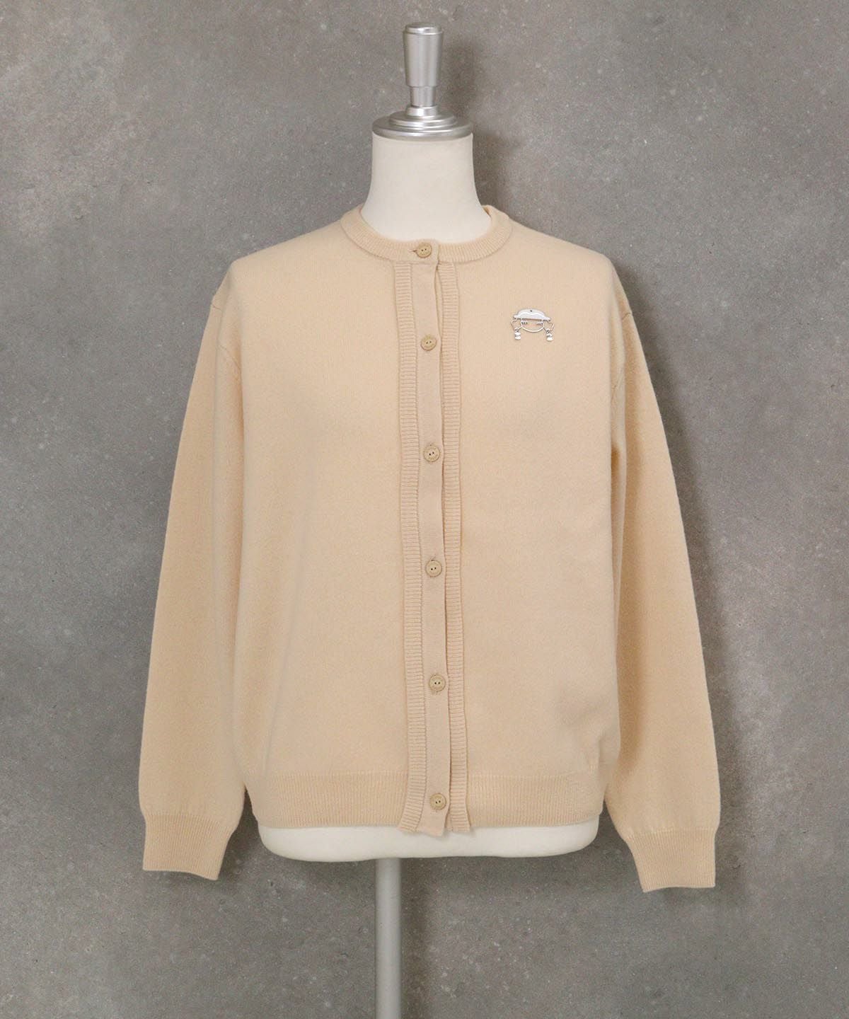 ウール100％バックイラストカーディガン（ベージュ）