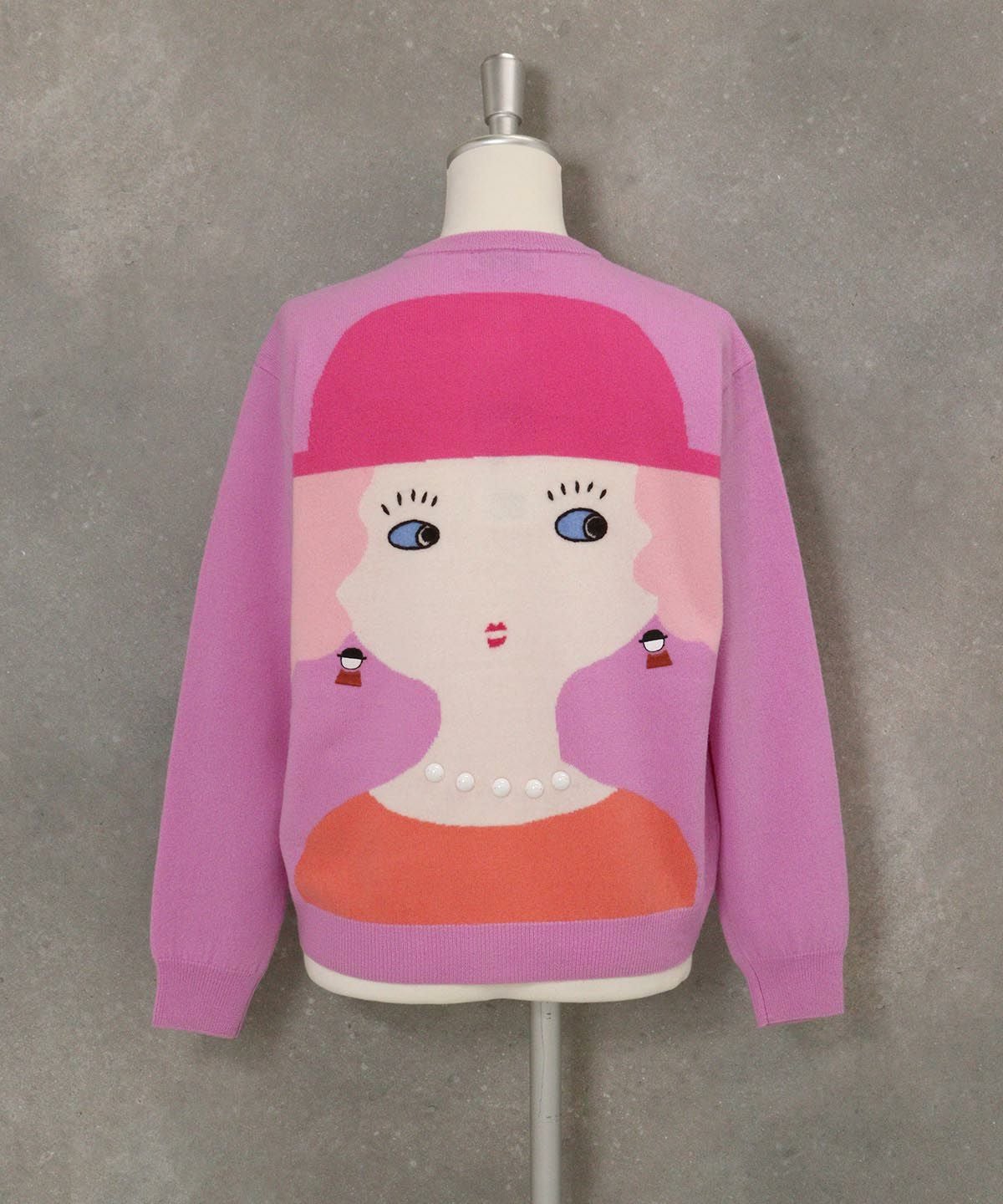 ウール100％バックイラストカーディガン後ろ（ライトパープル）