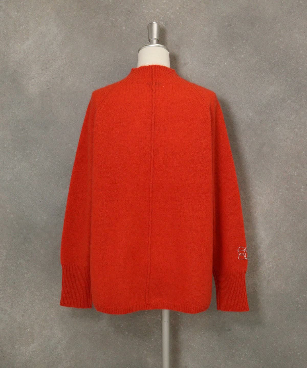 ヤク100％ハイネックニット後（オレンジ）