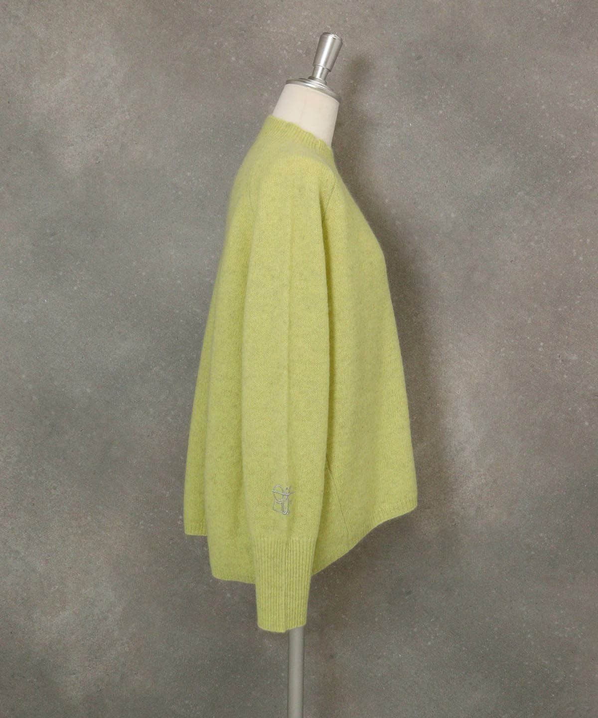 ヤク100％ハイネックニット横（イエロー）