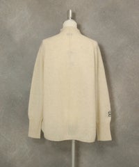 ヤク100％ハイネックニット後（ホワイト）