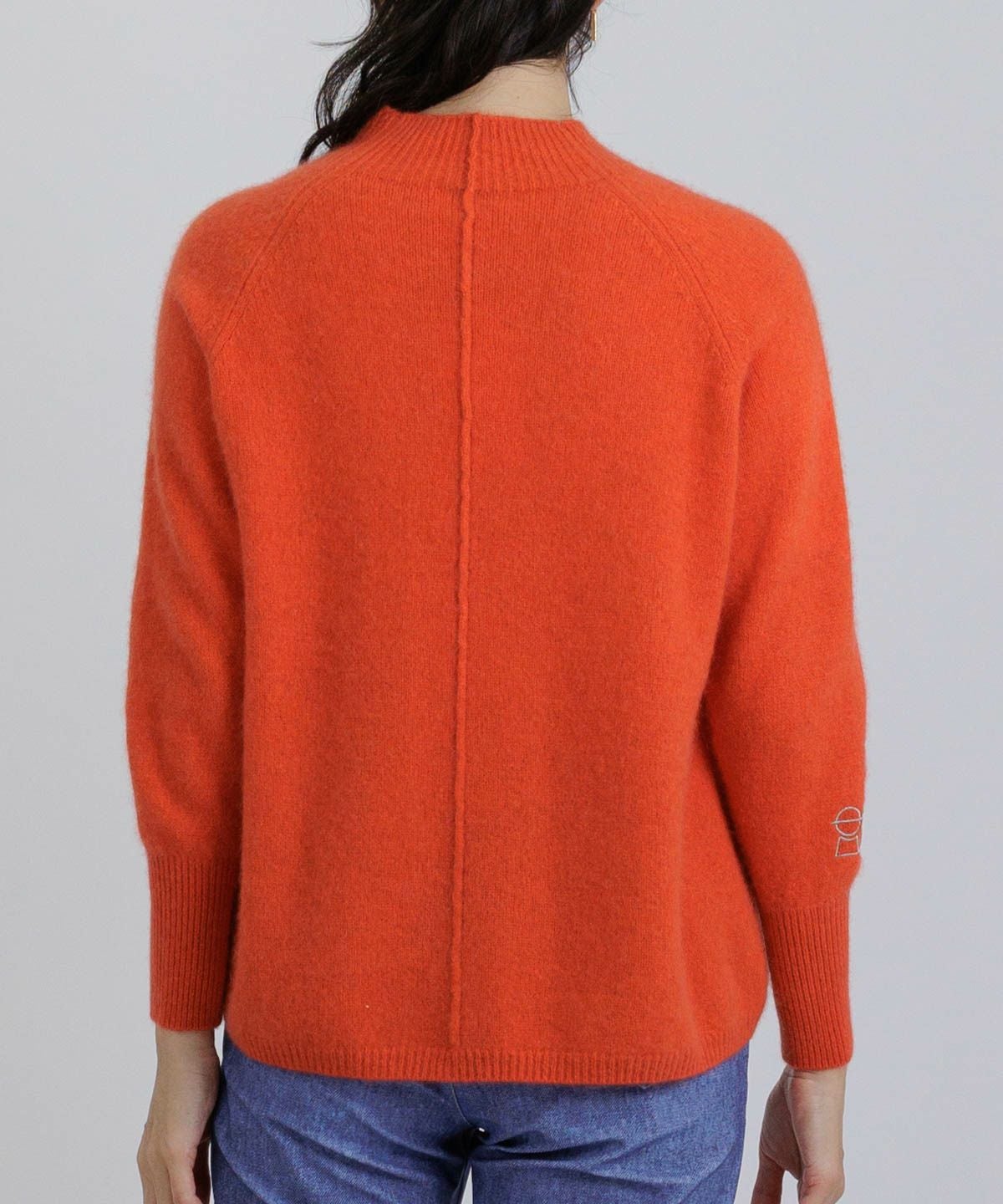 モデル着用画像（オレンジ）