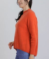 モデル着用画像（オレンジ）