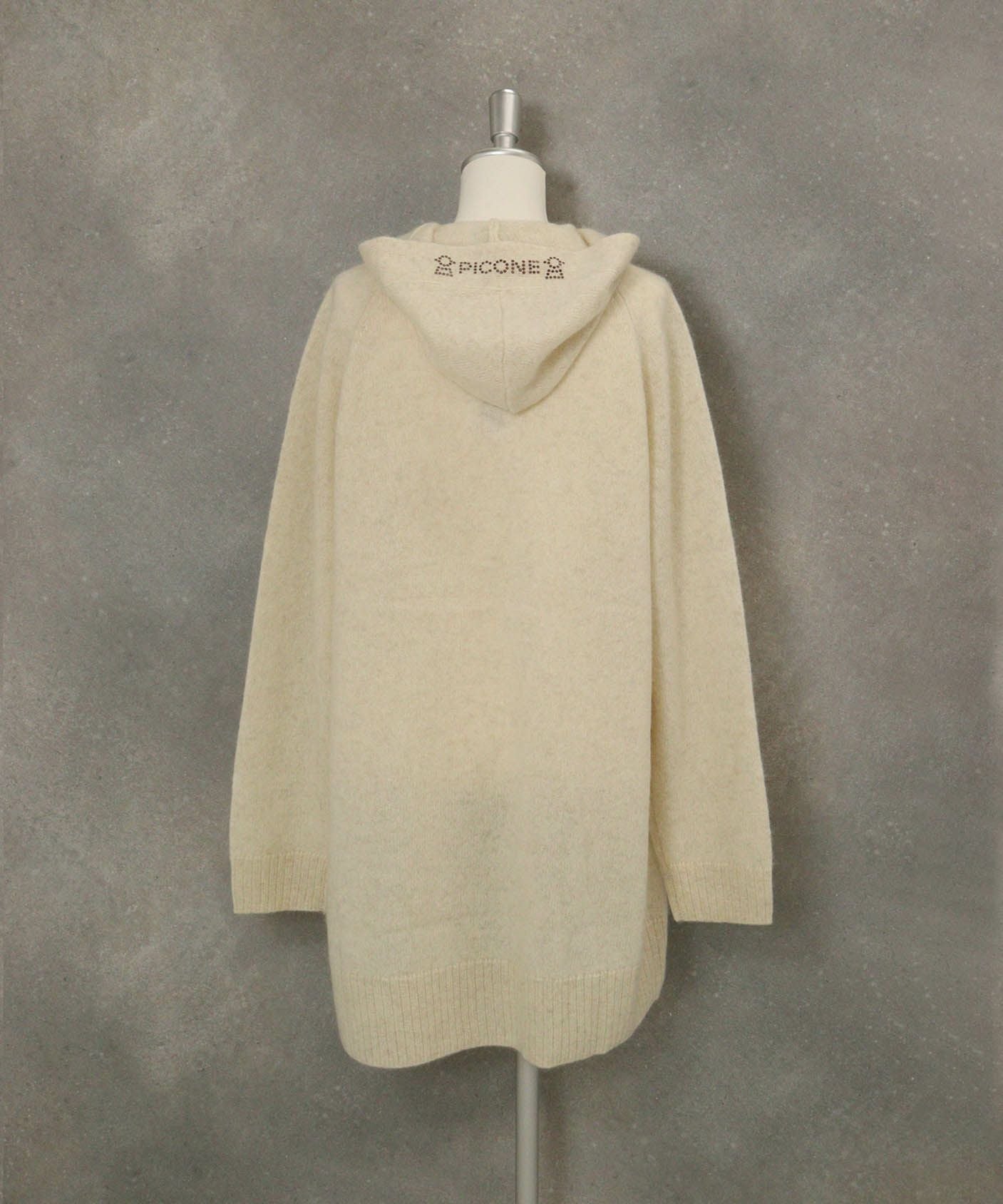 ヤク100％フードニットカーディガン後ろ（ホワイト）