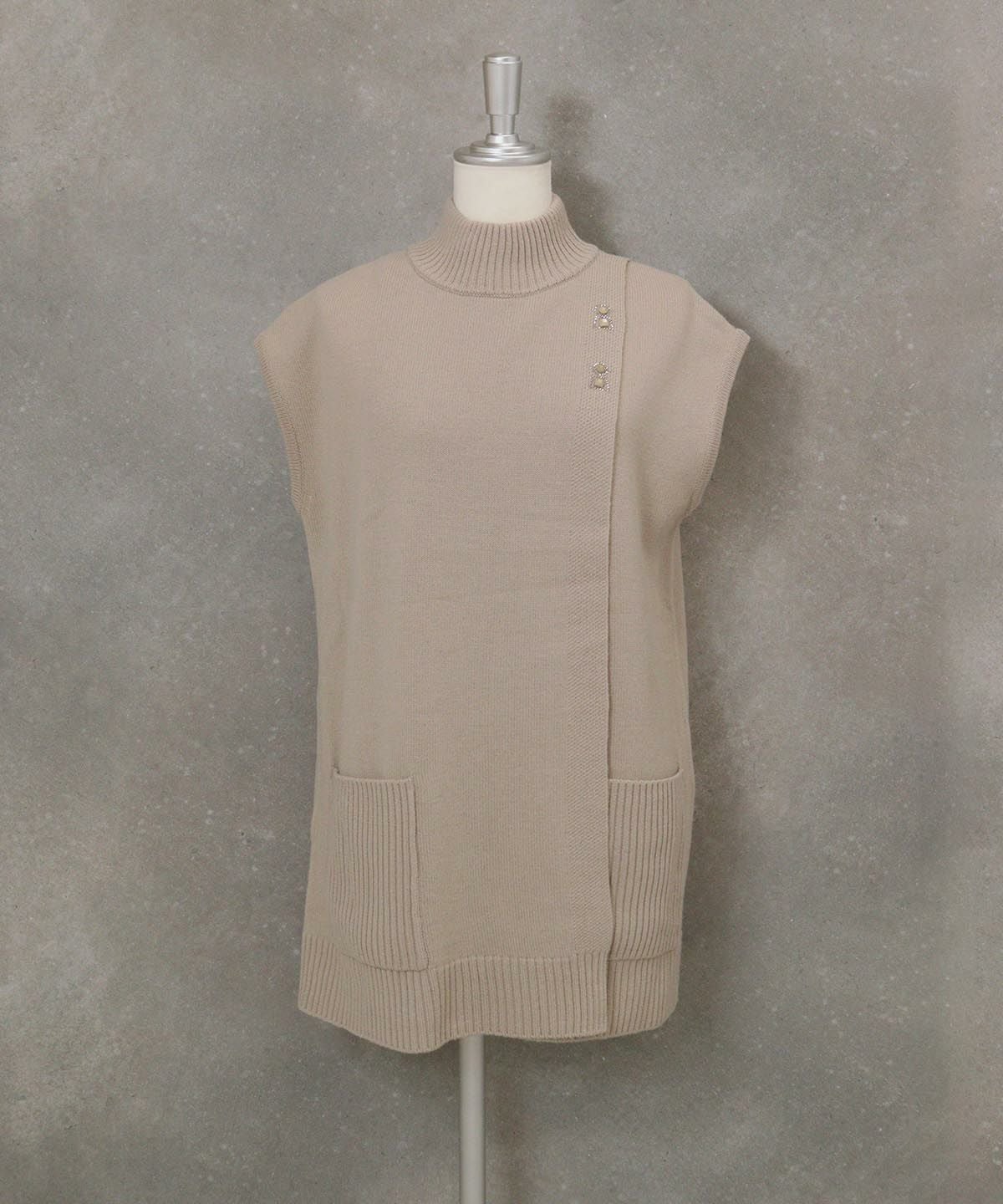 ウール100％チュニック丈ニットベスト（ベージュ）