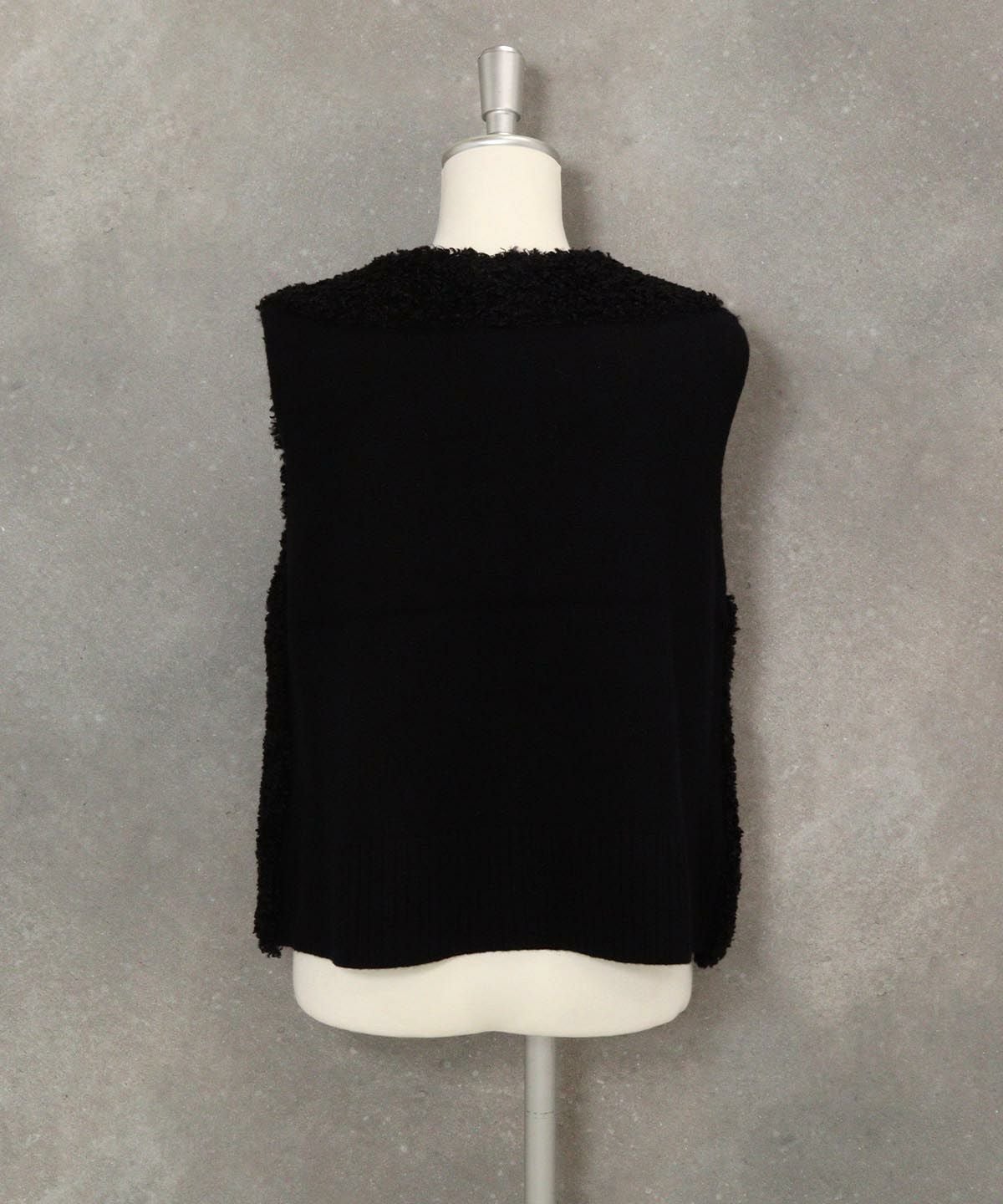 ボア×ニット切替ベスト後（ブラック）