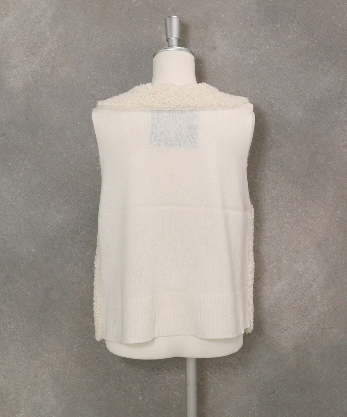 ボア×ニット切替ベスト後（ホワイト）