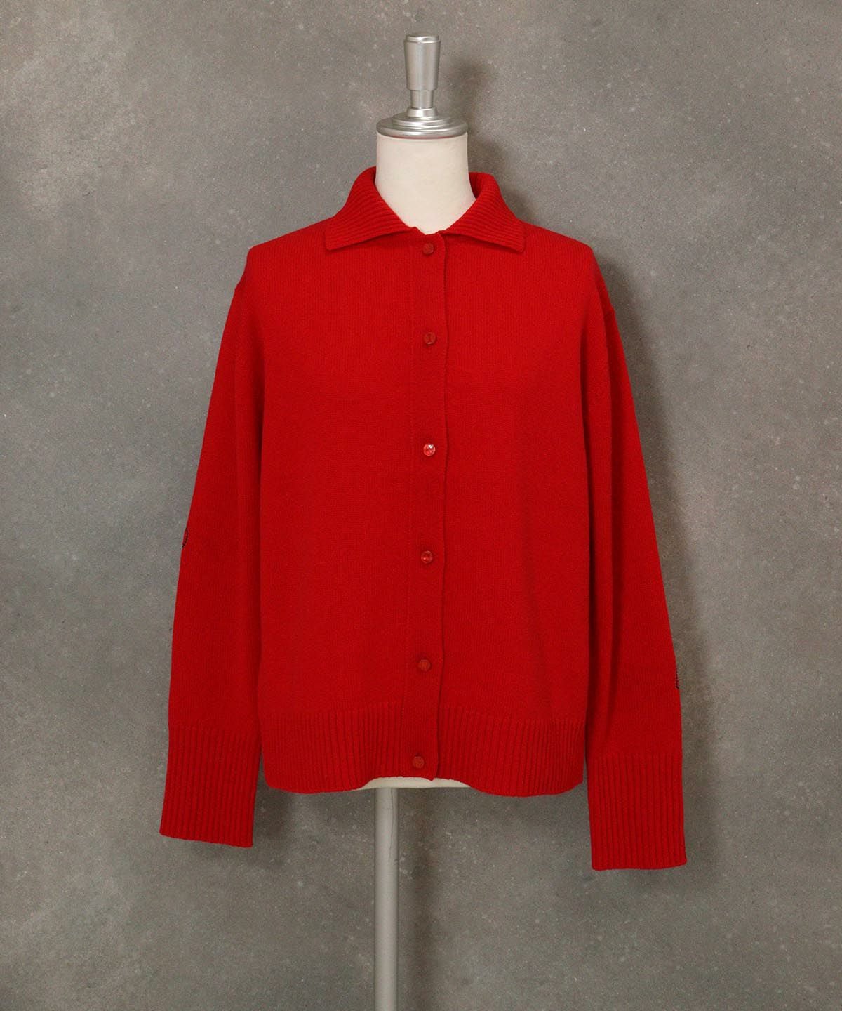 ウール100％袖刺繍ニットカーディガン（レッド）