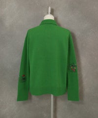 ウール100％袖刺繍ニットカーディガン後（グリーン）