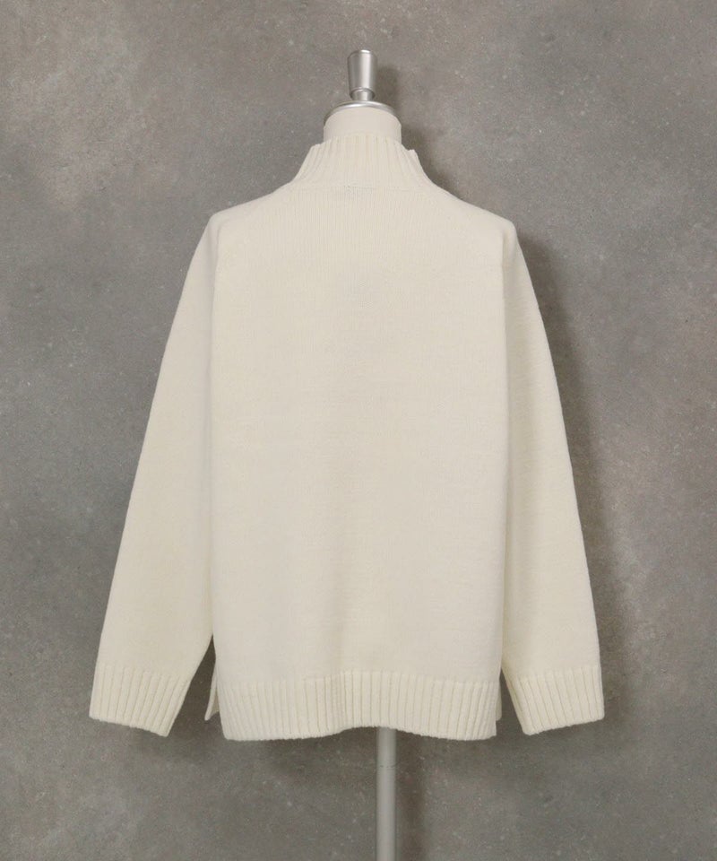 ウール混パイル風ポケットニット後ろ（ホワイト）
