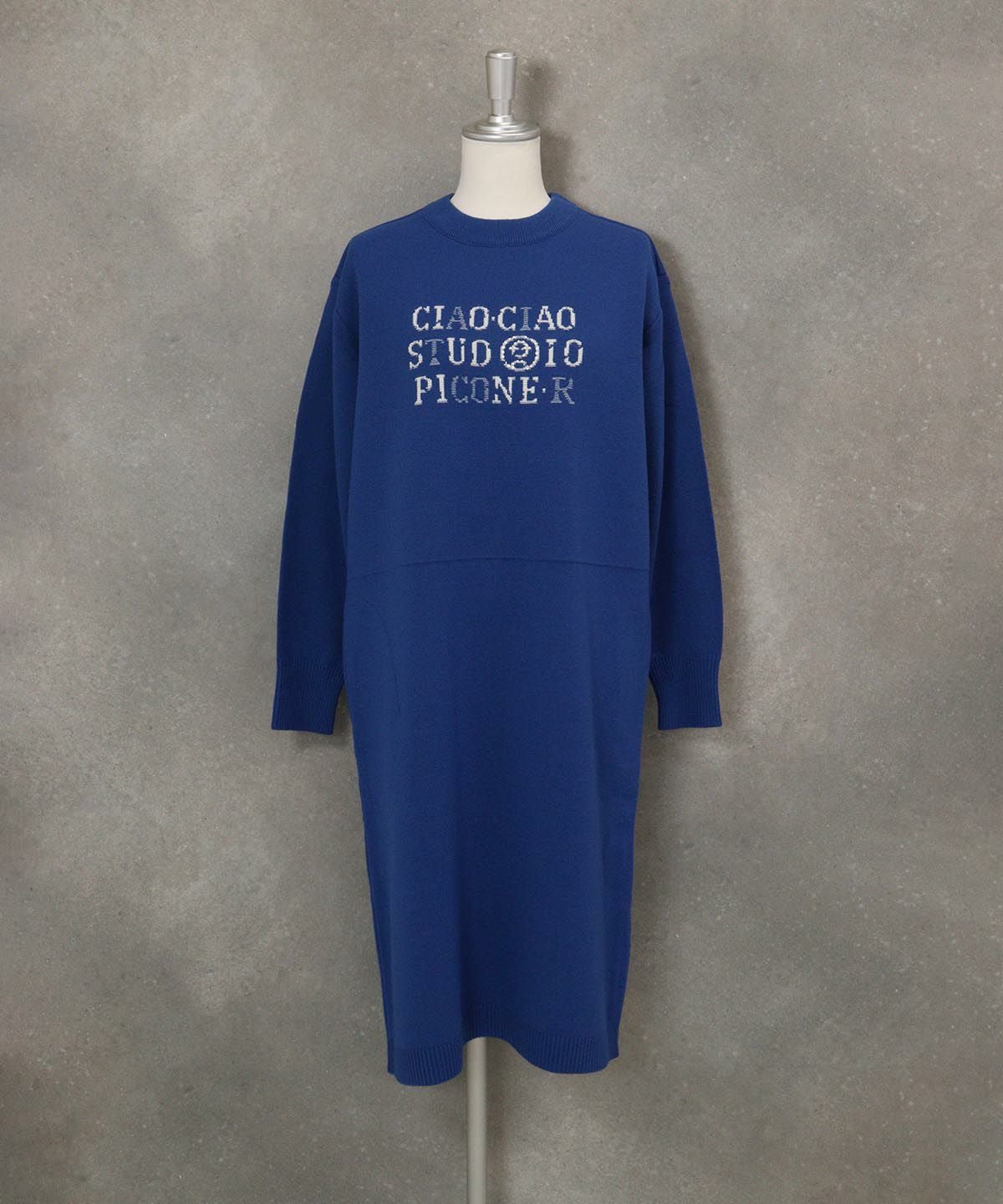 ウール混ロゴニットワンピース（ブルー）