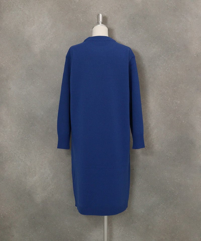 ウール混ロゴニットワンピース後ろ（ブルー）