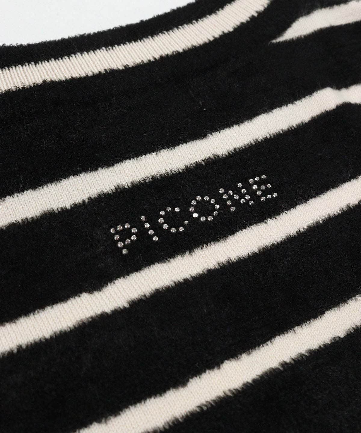 デザイン部分（ブラック）