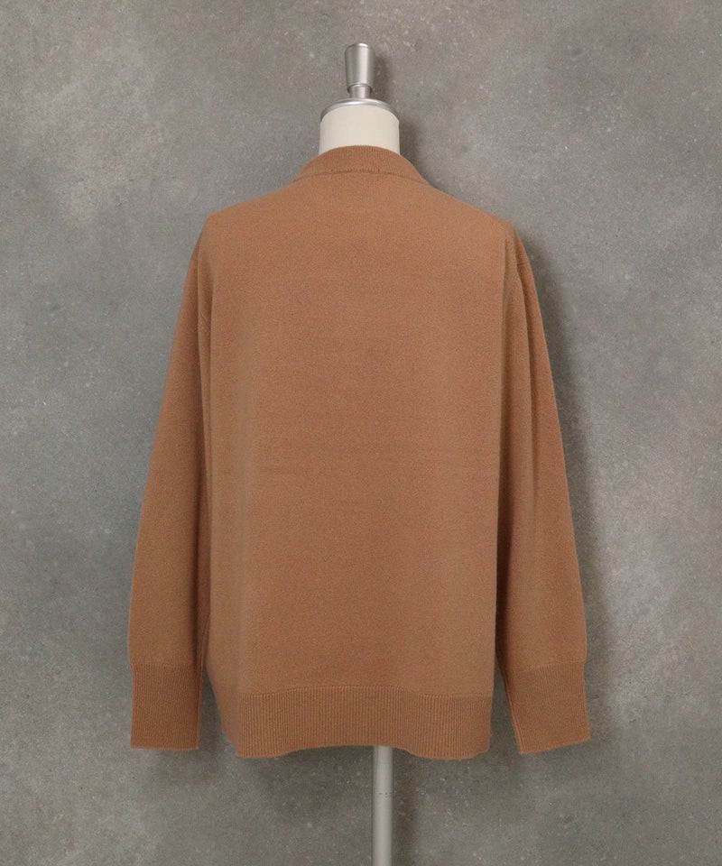 カシミヤ100％ジャガードイラストニット後（キャメル）