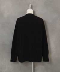 カシミヤ100％ビーズ刺繍ニット後（ブラック）