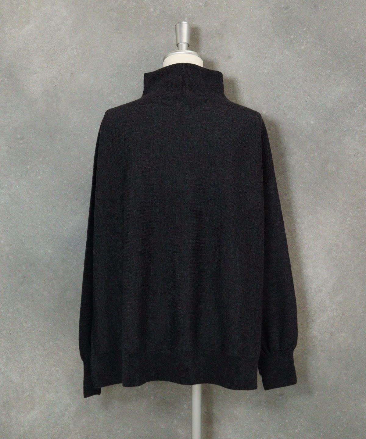 ウール100％ポイントストーンニット後（グレー）