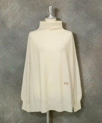 ウール100％ポイントストーンニット（ホワイト)