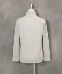 ラメリブハイネックニット後ろ（ライトグレー）