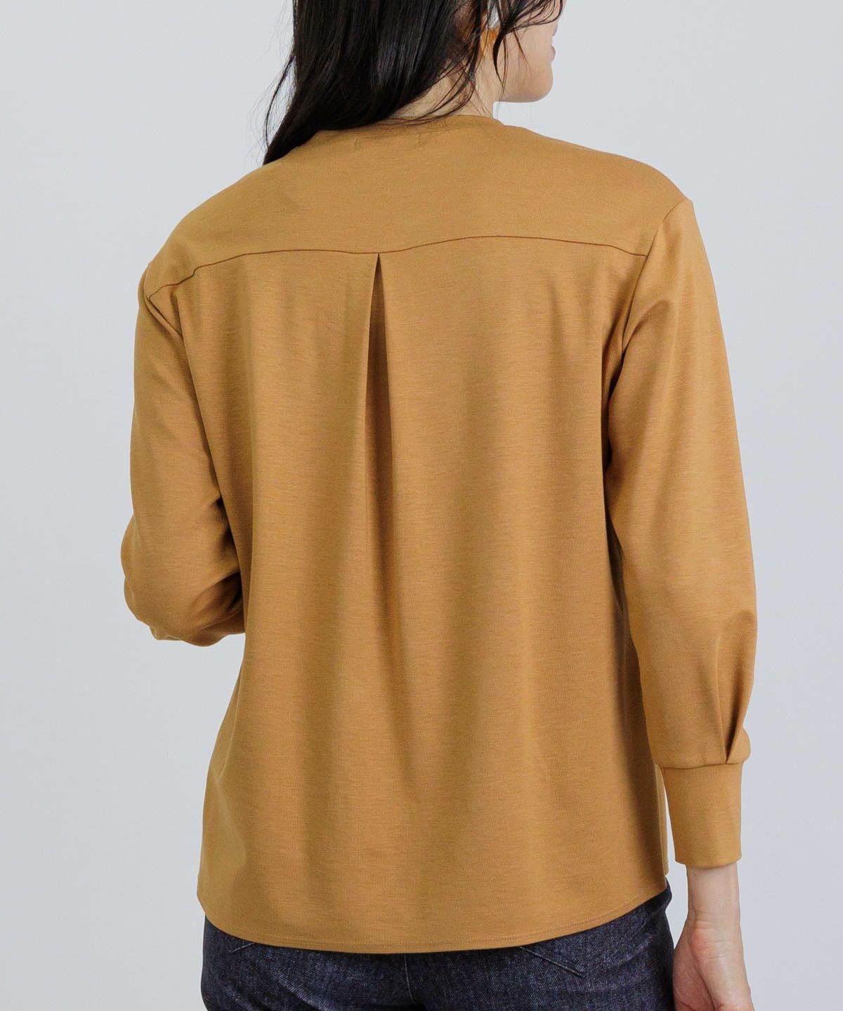 モデル着用画像（キャメル）