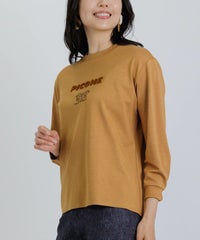 モデル着用画像（キャメル）