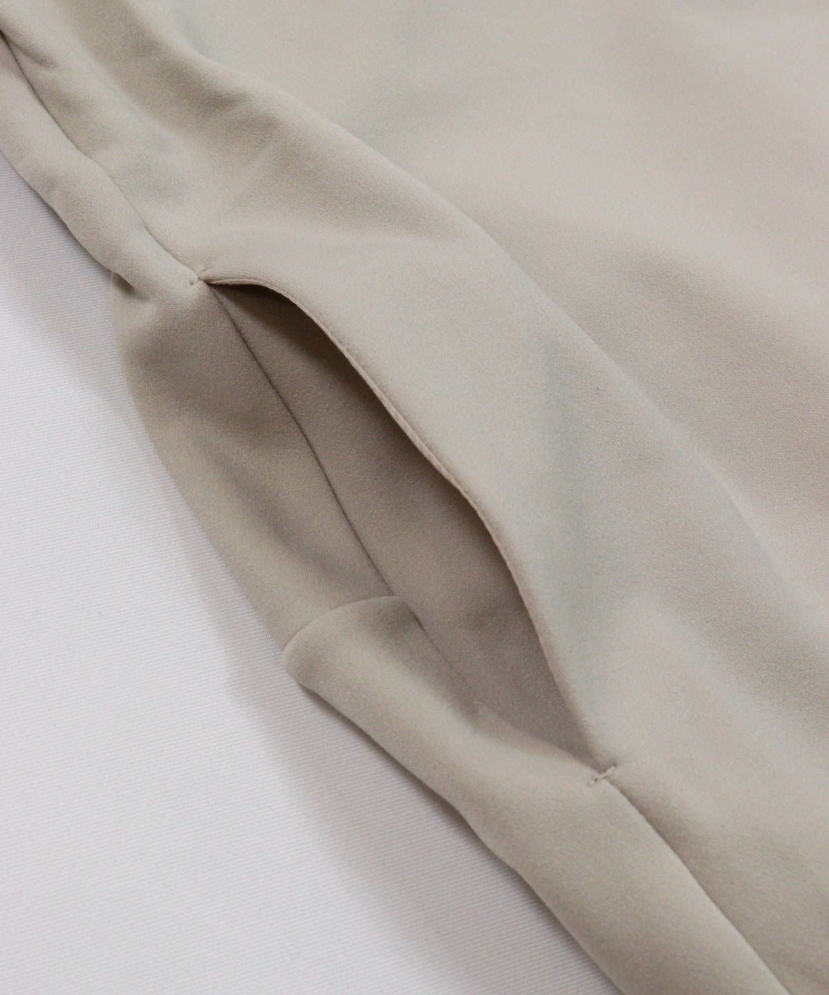 ポケット部分（ライトグレー）