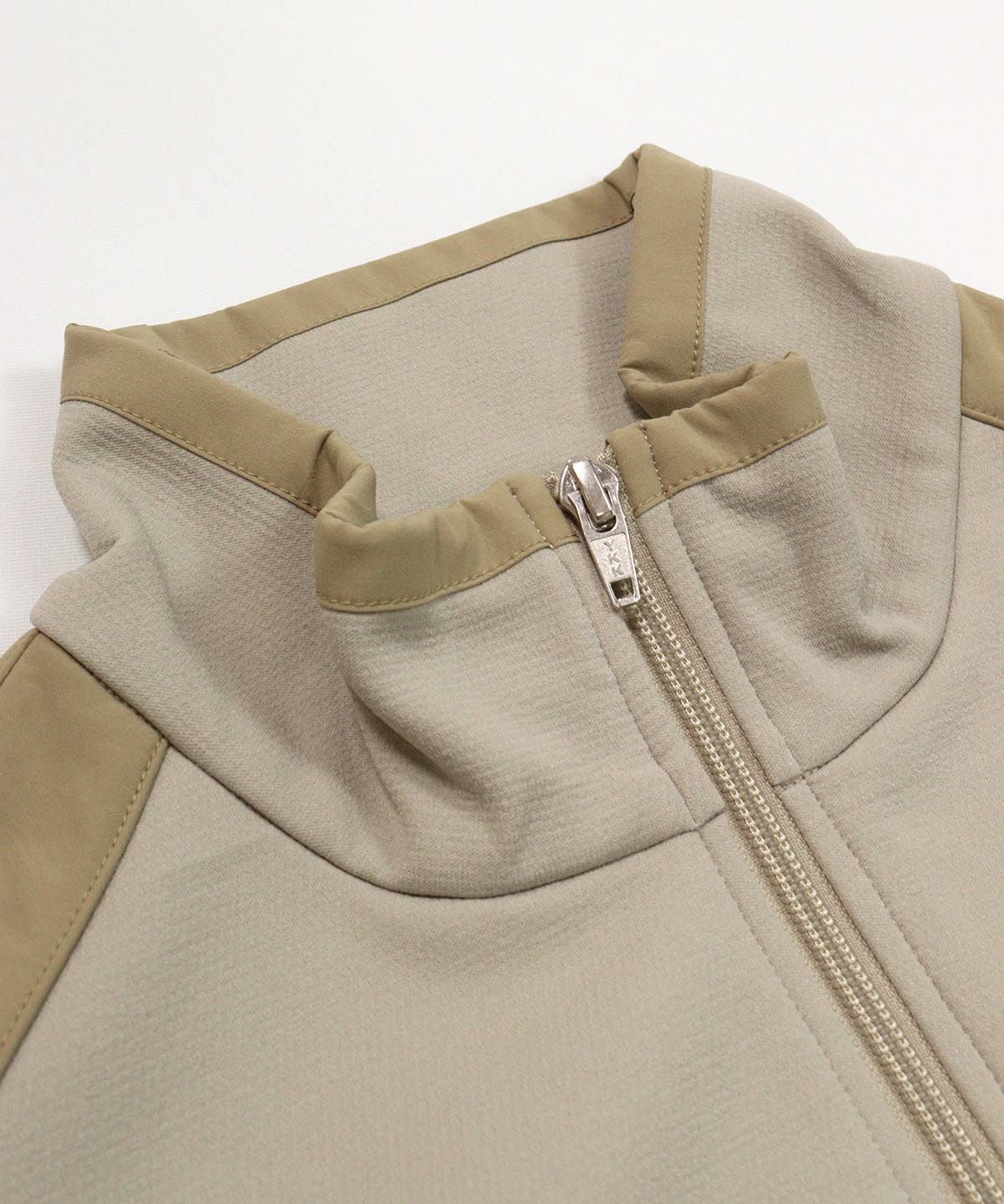 ファスナー部分（ベージュ）