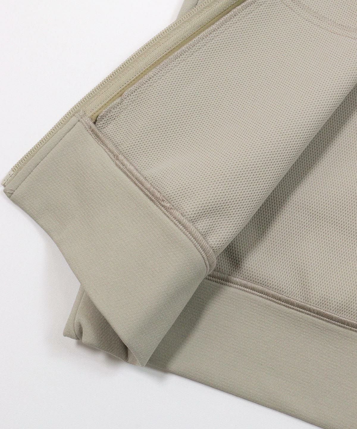 裏側部分（ベージュ）