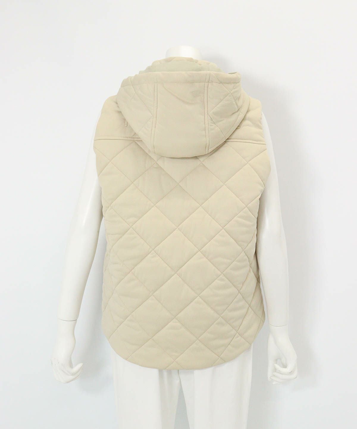 防風保温キルト中綿ジップベスト(ベージュ)後ろ