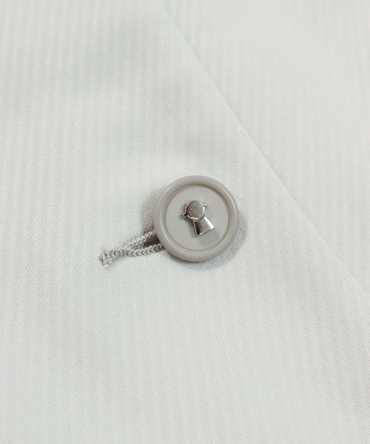 ボタン(ライトグレー)