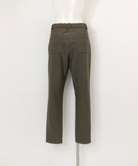 刺繍ポケット発熱裏起毛パンツ(カーキ)後ろ