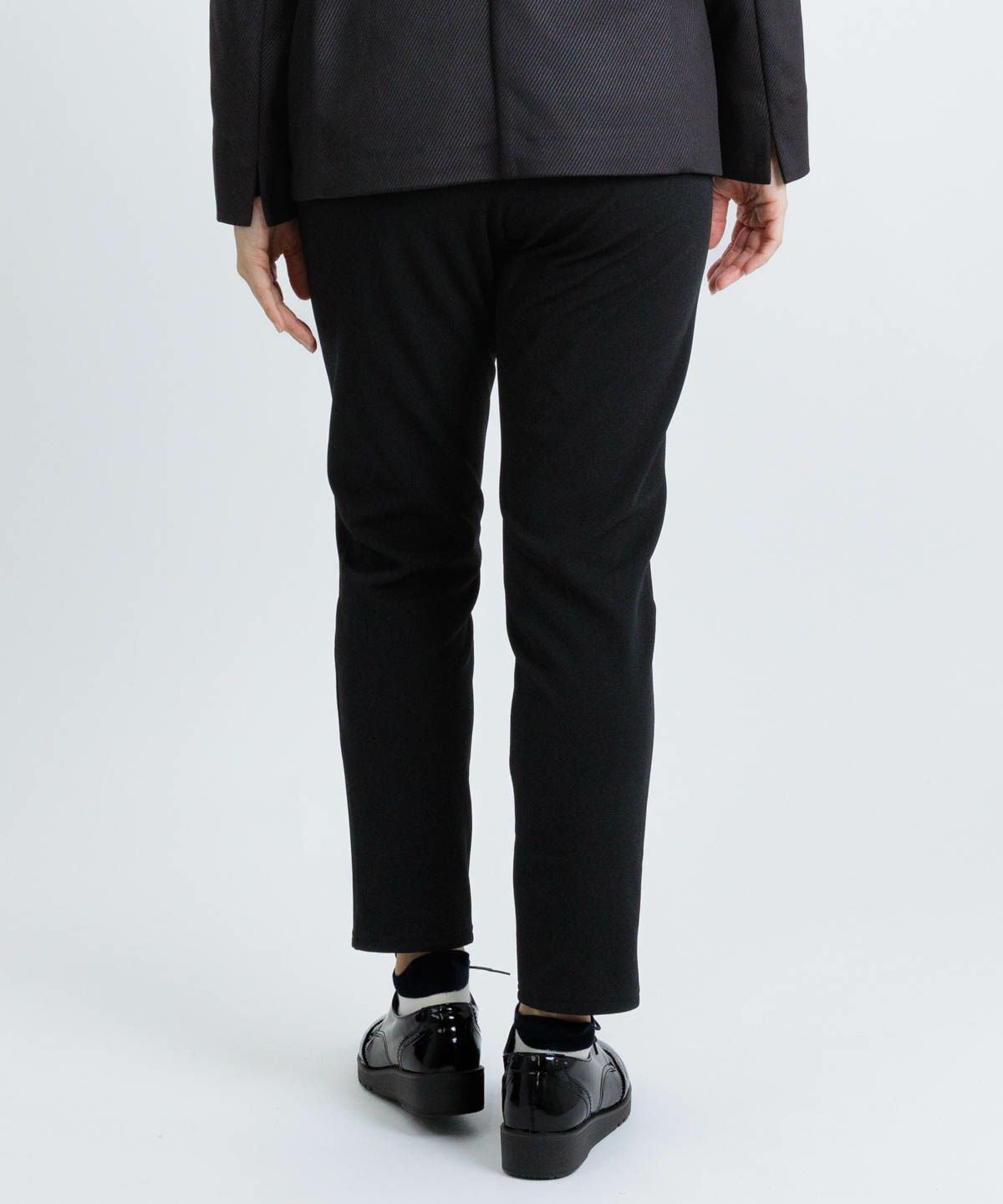 モデル着用画像（ブラック）