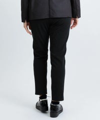 モデル着用画像（ブラック）