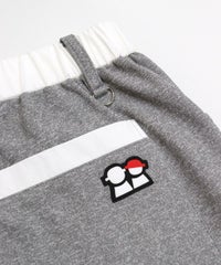 ポケットデザイン部分（グレー）