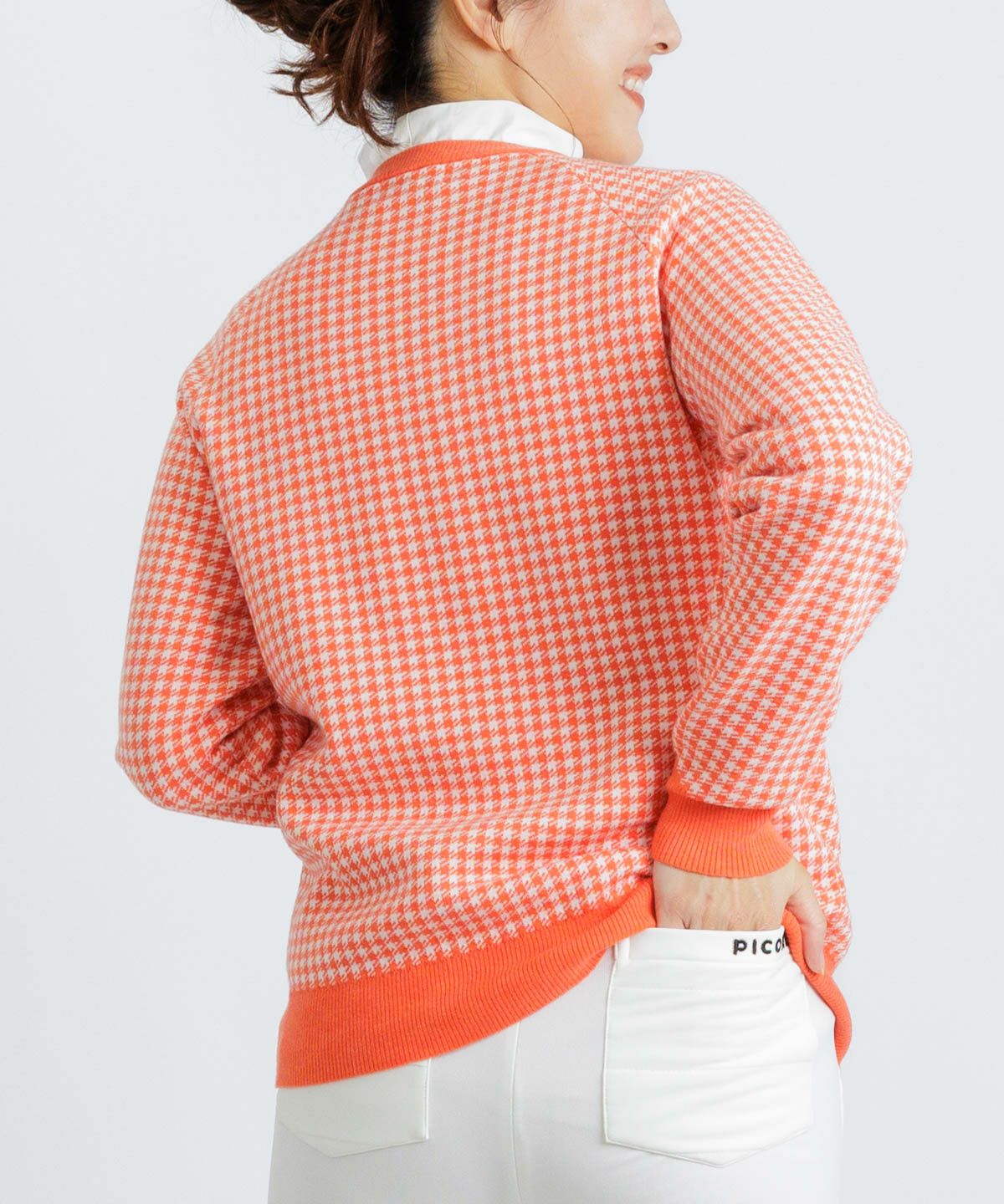 モデル着用画像（オレンジ）