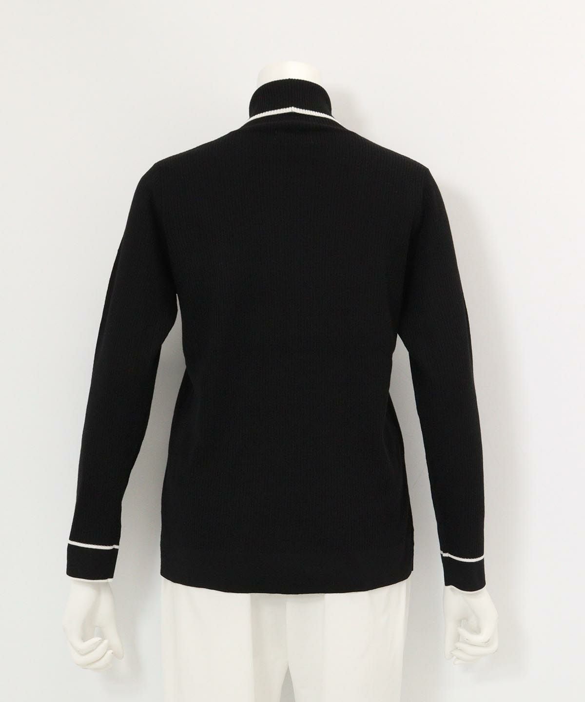 ハイネックリブニット後（ブラック）