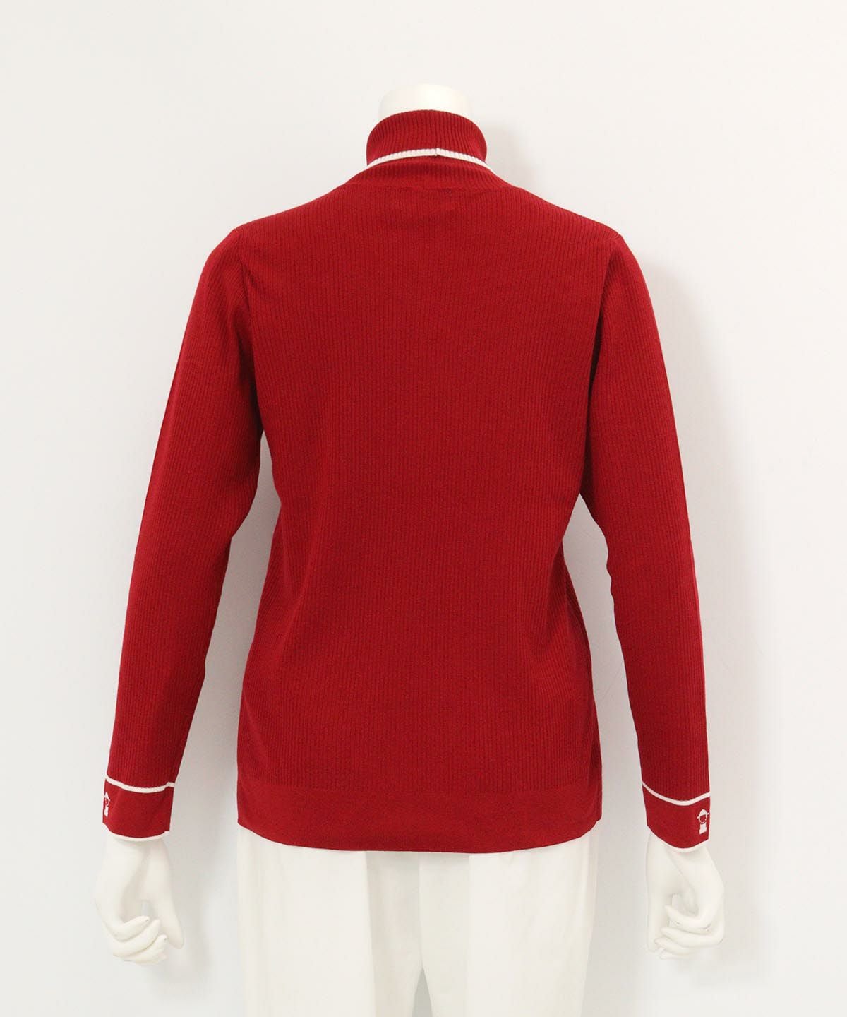 ハイネックリブニット後（レッド）