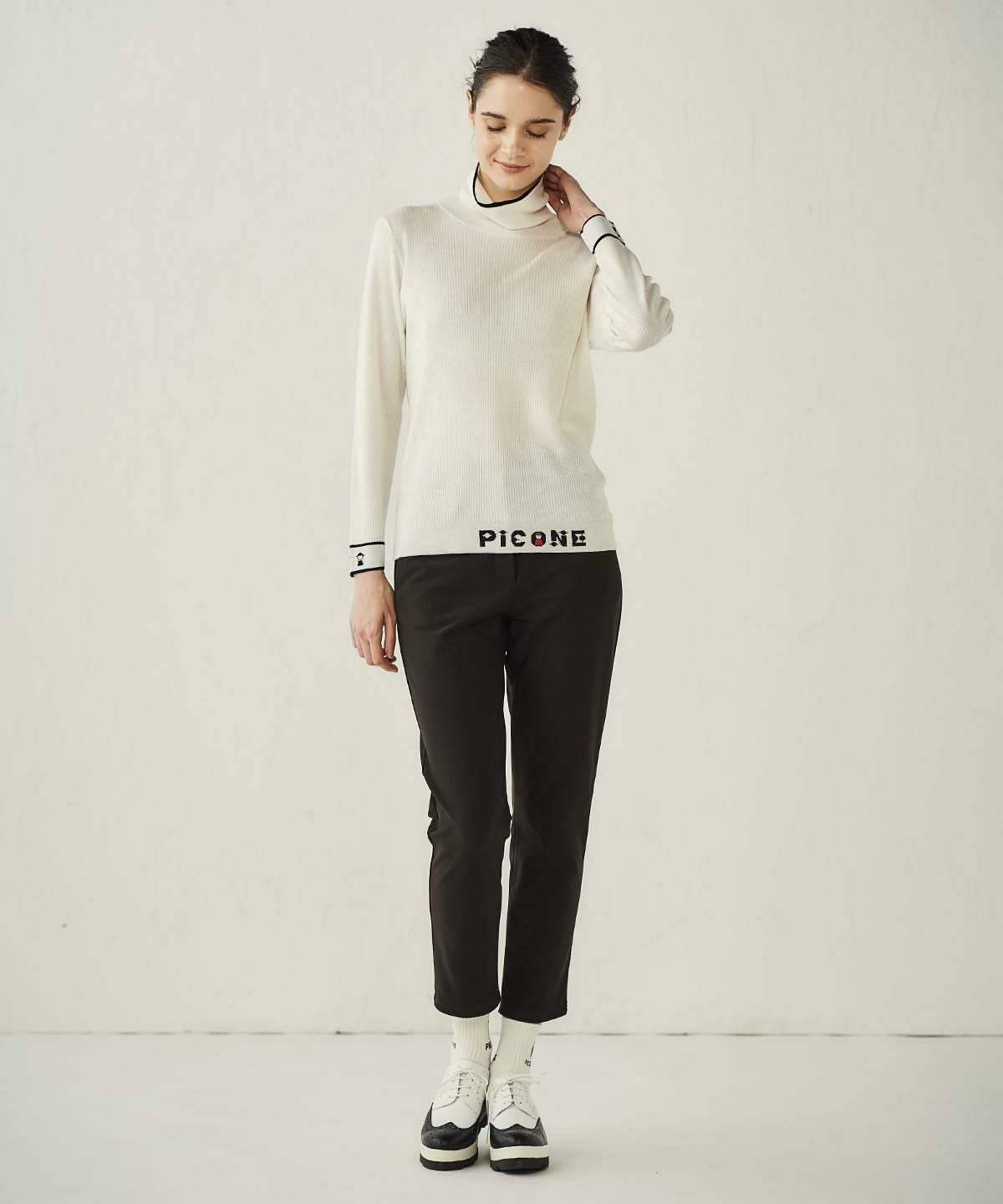 モデル着用画像（ホワイト）