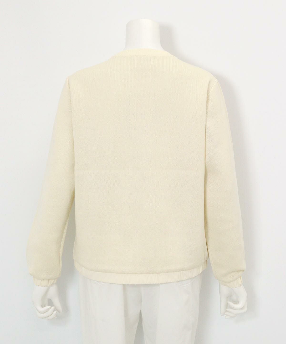 蓄熱保温ダブルポケットプルオーパー後（ホワイト）