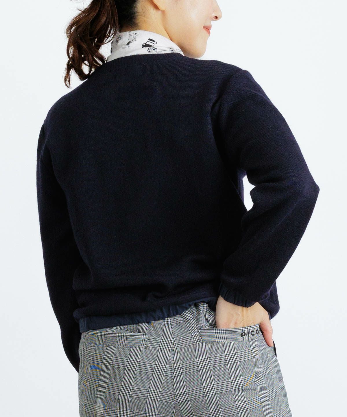 モデル着用画像（ネイビー）