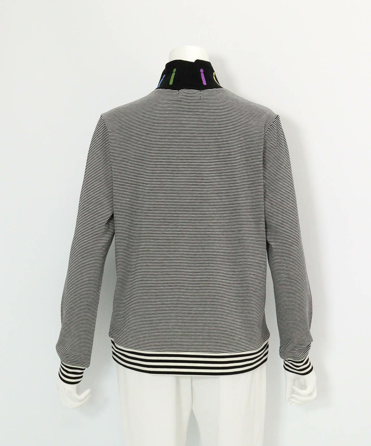 吸湿発熱ボーダー切替プルオーバー(ブラック)後ろ