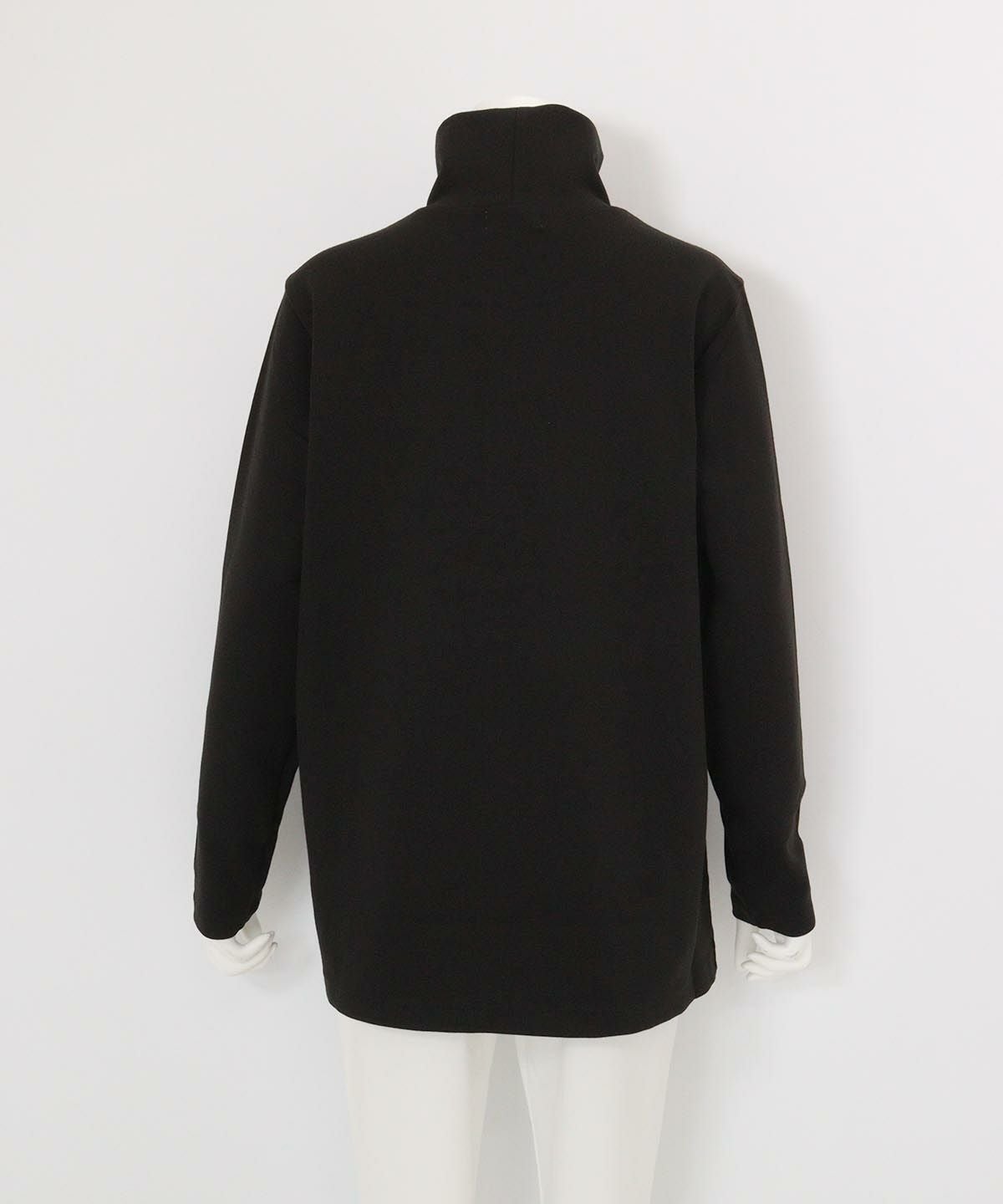 発熱保温モックロディチュニック(ブラック)後ろ