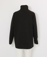 発熱保温モックロディチュニック(ブラック)後ろ