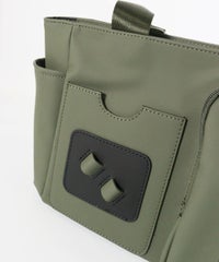 ポケット部分（カーキ）