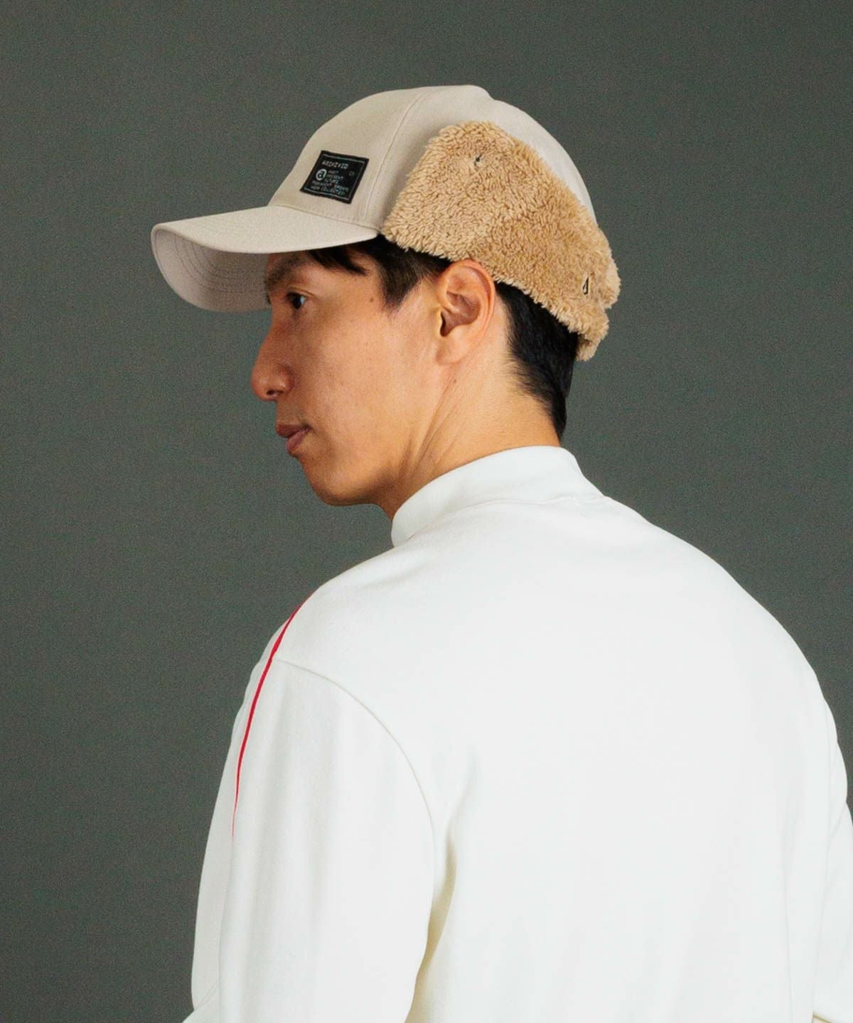 モデル着用画像(ベージュ)