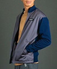 モデル着用画像（グレー）