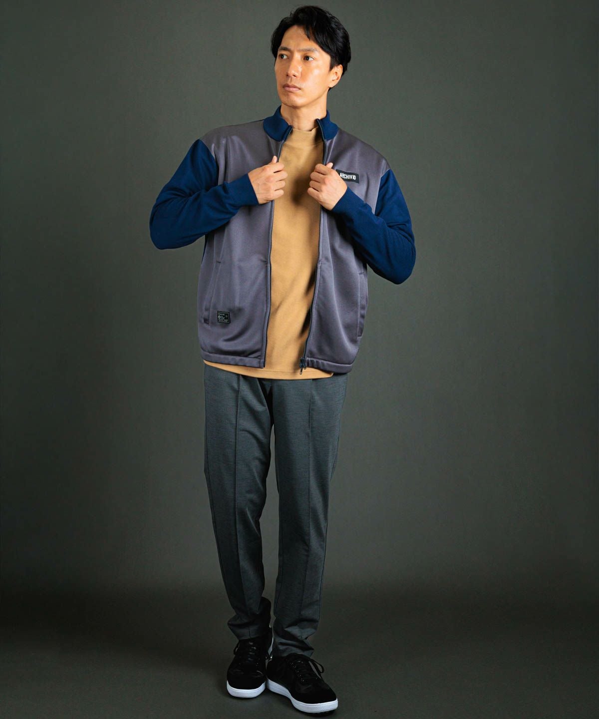 モデル着用画像（グレー）