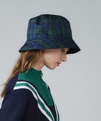 モデル着用画像（ネイビー）